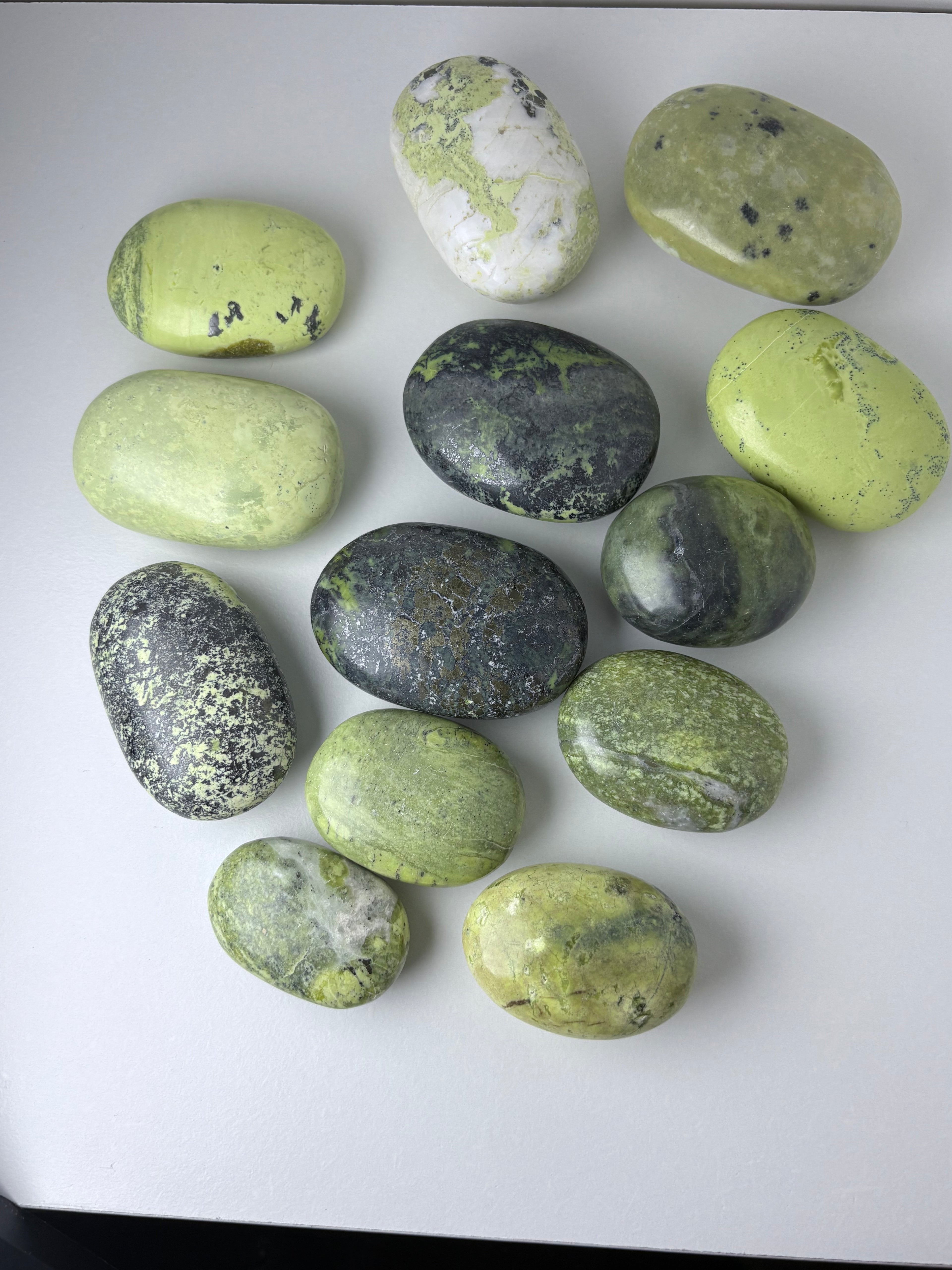 Natural Polished Serpentine Pillow Palms