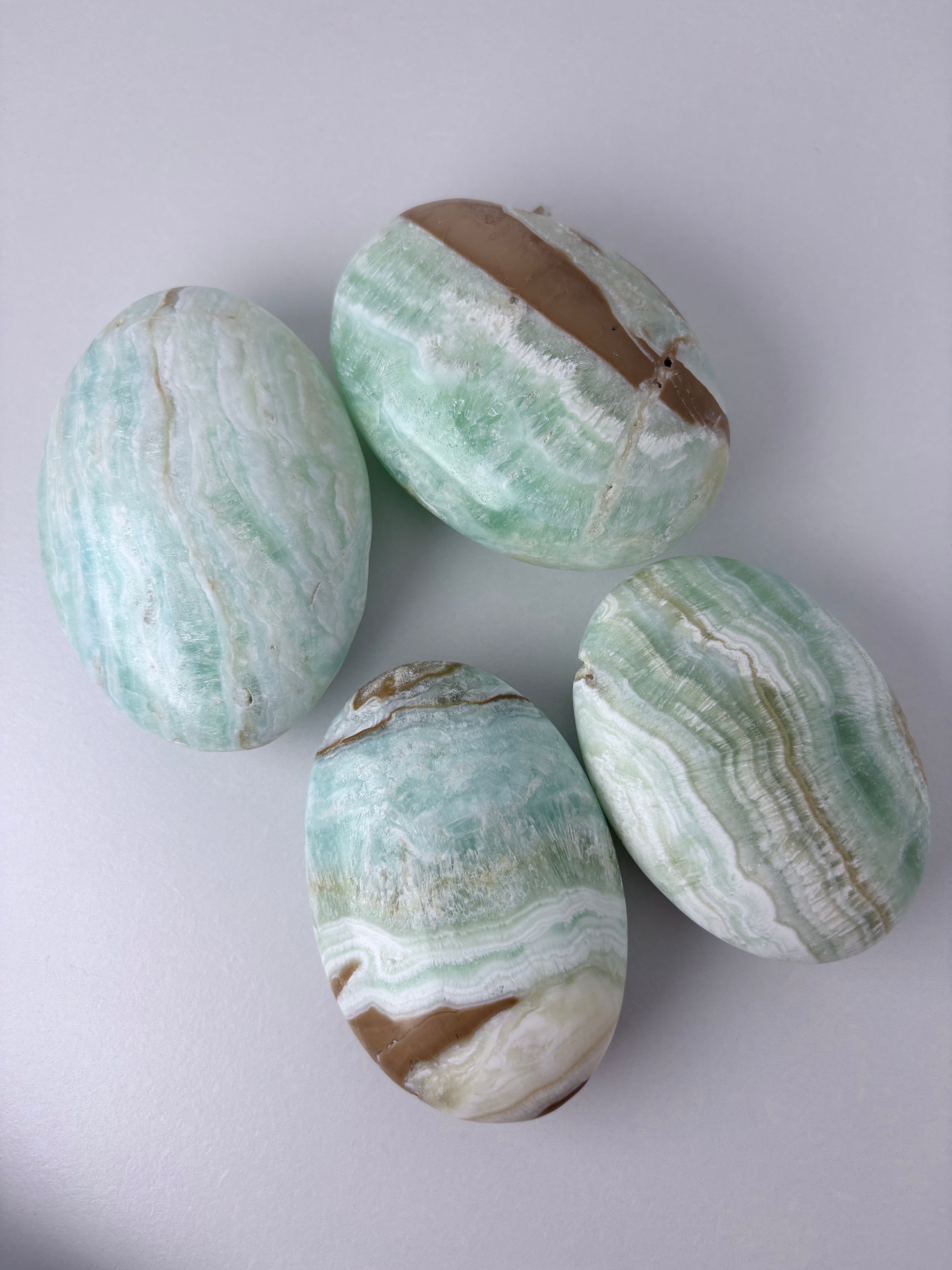 Caribbean Calcite Pillow Palms